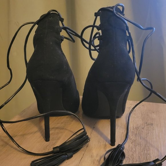 Lace-Up Pump - Picture 4 of 5